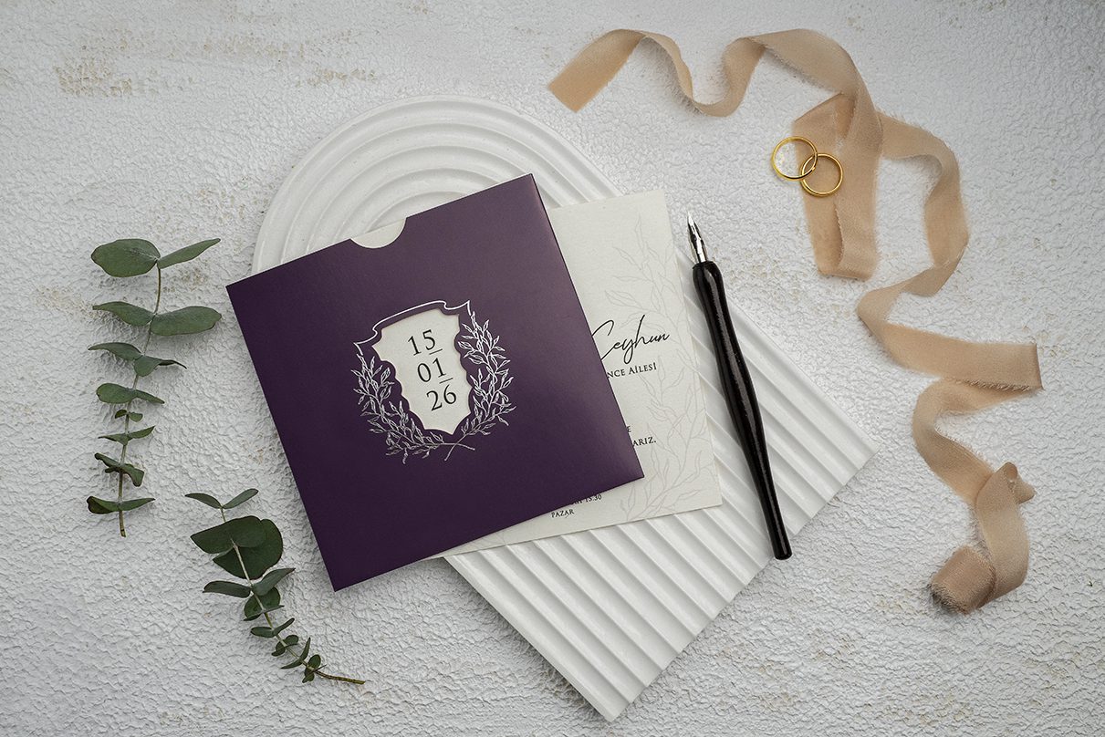 Faire Part Mariage Violet Majestueux